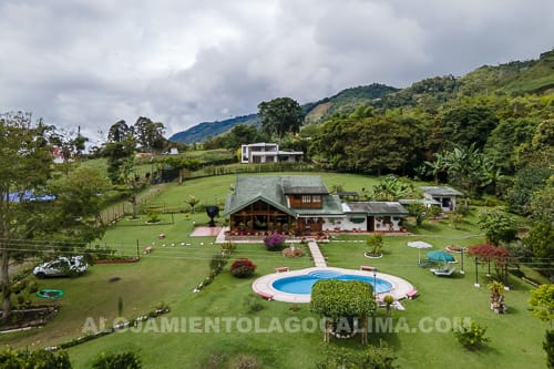 Chalet en el lago Calima