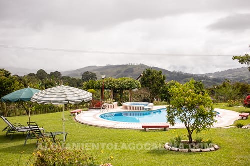 jardines, finca 0002 en el Lago Calima