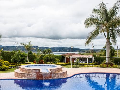 Jacuzzi, finca 0009 en el Lago Calima