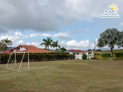 Cancha de futbol, finca 0010 en el Lago Calima