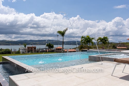 Piscina Finca en Alquiler en el Lago Calima