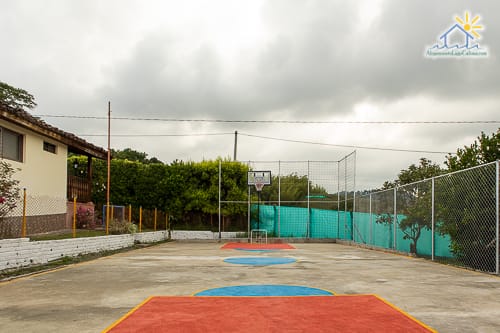 Cancha de microfutbol, finca 0048 en el Lago Calima