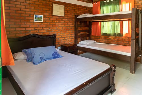 Habitación, Hotel las cabañas de Maqroll, Lago Calima.