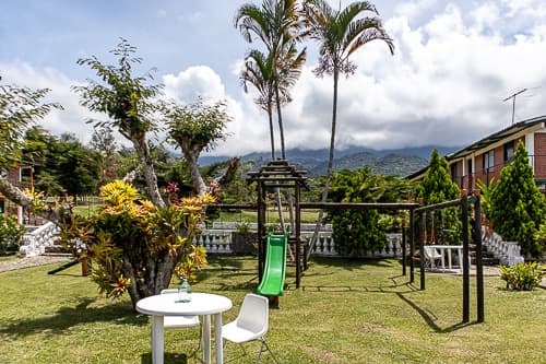 Juegos para niños, Hotel las cabañas de Maqroll, Lago Calima.