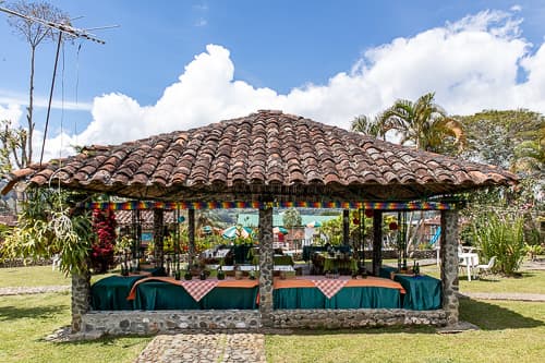 Restaurante Hotel las cabañas de Maqroll, Lago Calima.