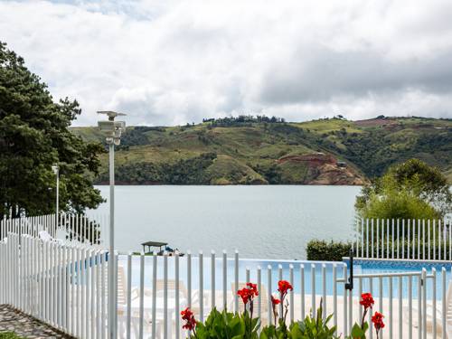Piscina, Hotel Meson Ilama - Lago Calima