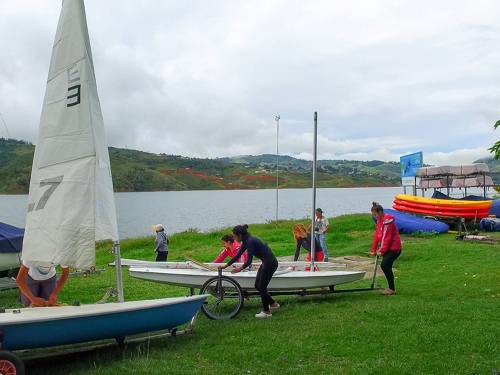 Cursos de deportes náuticos - Lago Calima