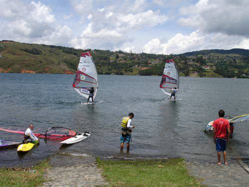 Cursos de Windsurf en el Lago Calima