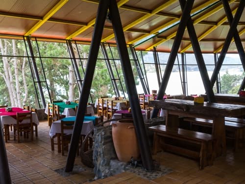 Decoración Meson Ilama, lago Calima