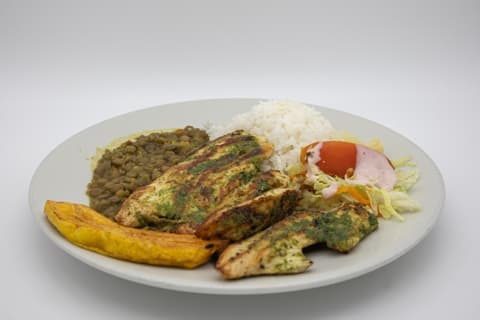 Almuerzo, Panadería y Restaurante Calima