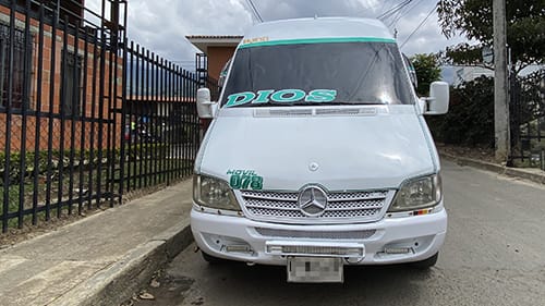 Transporte en buseta al Lago Calima