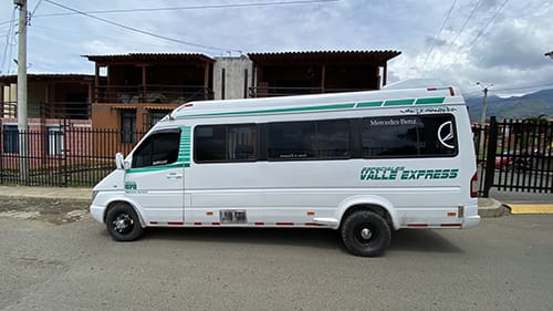 Transporte en buseta al Lago Calima