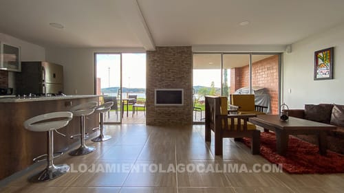 chimenea, casa en venta frente al Lago Calima