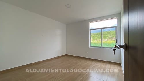 Alcoba, casa en venta frente al Lago Calima