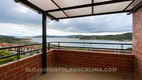 Vista, casa en venta frente al Lago Calima