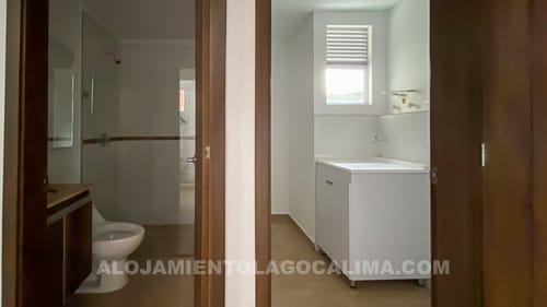 cuarto de ropa, casa en venta frente al Lago Calima