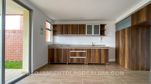 Cocina, casa en venta frente al Lago Calima