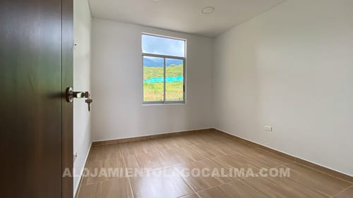 Alcoba, casa en venta frente al Lago Calima