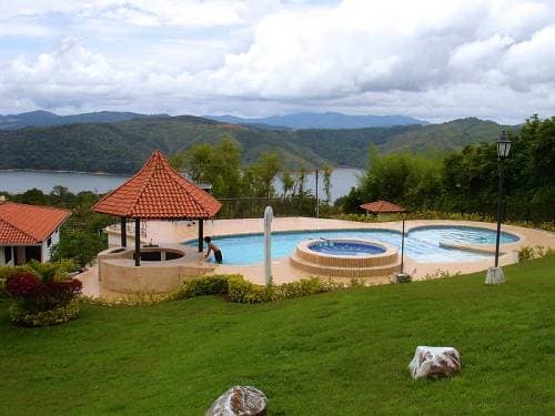 Piscina, finca v0150 en el Lago Calima